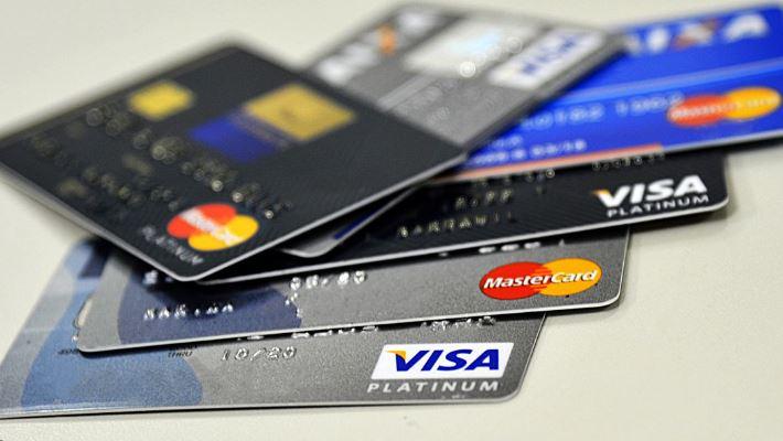 Cerca de 78% das famílias brasileiras têm dívidas; cartão de crédito é a principal delas